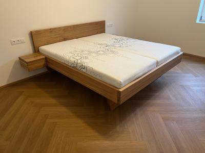 Dubová levitující postel na míru