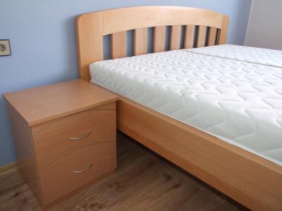 Masivní buková postel MIVEPO Marika