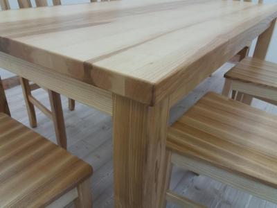 Masivní jasanový stůl a židle