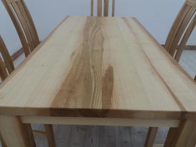 Masivní jasanový stůl a židle