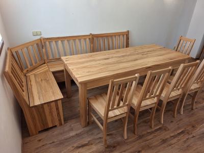 Zakázková výroba nábytku z masivního jasanu