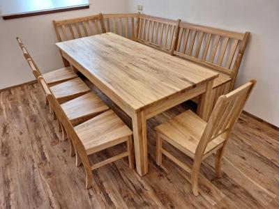 Zakázková výroba nábytku z masivního jasanu