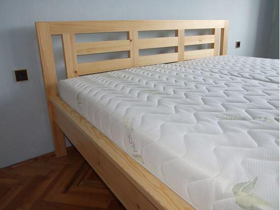 ADÉLA Dřevěná postel z masivu, s úložným prostorem