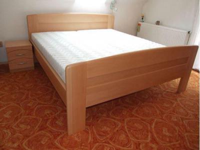 JANA Dřevěná postel z masivu, bez úložného prostoru
