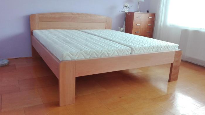 JANA Dřevěná postel z masivu, bez úložného prostoru