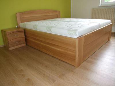 JANA Dřevěná postel z masivu, s úložným prostorem