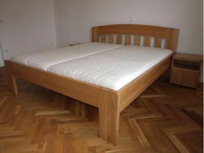 MARIKA Dřevěná postel z masivu, bez úložného prostoru