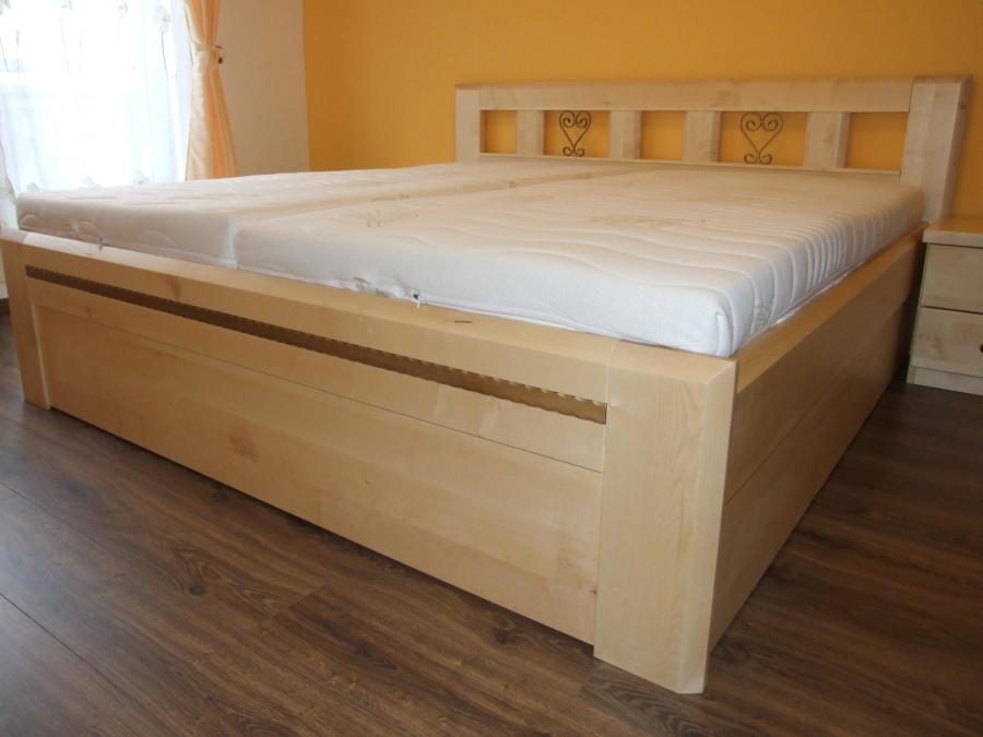 Javorová postel MIVEPO Irena s úložným prostorem