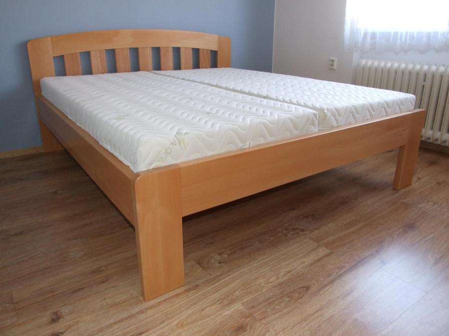 Masivní buková postel MIVEPO Marika